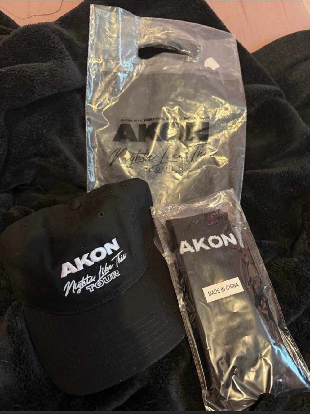 Akon tour merch